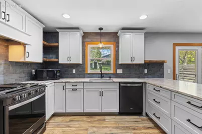 575  Kenmar Rd, Brookfield, WI 53005 - Photo 4