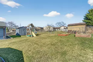 8620 S Riverton Rd, Oak Creek, WI 53154 - Photo 20