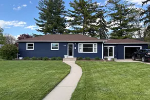 434 Greenland Ave, Oconomowoc, WI 53066 - Photo 2