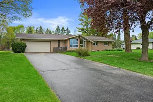 3182 Kettle Moraine Pkwy, Richfield, WI 53033 - Photo 1