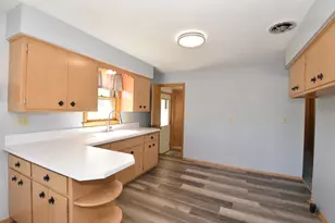 2501 W Layton Ave, Milwaukee, WI 53221 - Photo 8