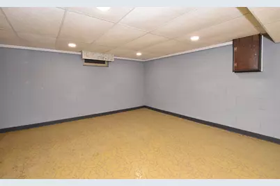 2501 W Layton Ave, Milwaukee, WI 53221 - Photo 22