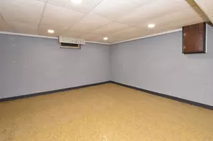 2501 W Layton Ave, Milwaukee, WI 53221 - Photo 22
