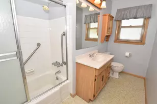 2501 W Layton Ave, Milwaukee, WI 53221 - Photo 18