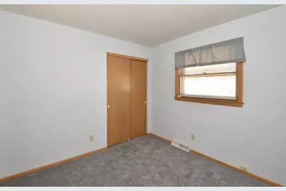 2501 W Layton Ave, Milwaukee, WI 53221 - Photo 20