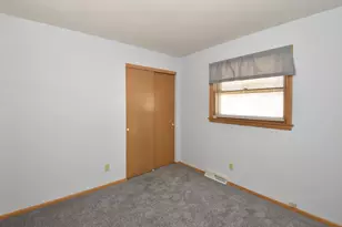 2501 W Layton Ave, Milwaukee, WI 53221 - Photo 20