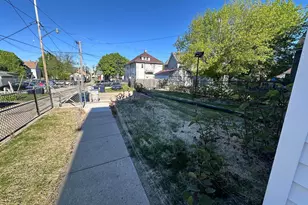 1221 N 24th St, Milwaukee, WI 53205 - Photo 34