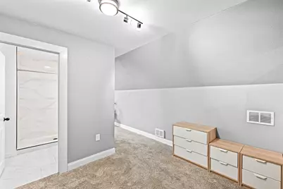2719 S Austin St, Milwaukee, WI 53207 - Photo 14