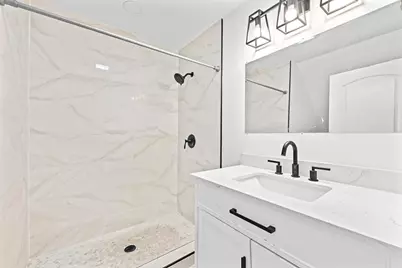 2719 S Austin St, Milwaukee, WI 53207 - Photo 18