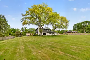 7693 Overlook Dr, Greendale, WI 53129 - Photo 62