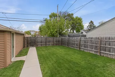 2920 E Cudahy Ave, Saint Francis, WI 53235 - Photo 24