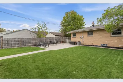 2920 E Cudahy Ave, Saint Francis, WI 53235 - Photo 22