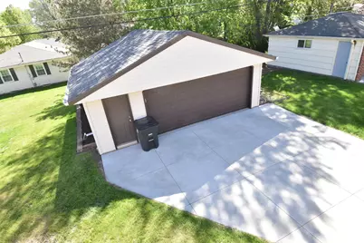 2500 N 116th St, Wauwatosa, WI 53226 - Photo 36