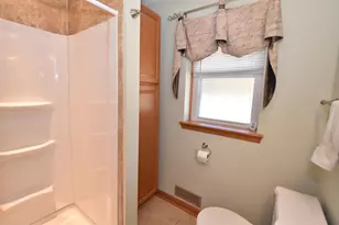 2500 N 116th St, Wauwatosa, WI 53226 - Photo 12