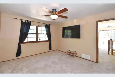 2500 N 116th St, Wauwatosa, WI 53226 - Photo 18