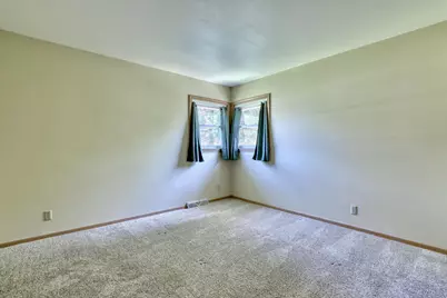 7371 S 49th St, Franklin, WI 53132 - Photo 18