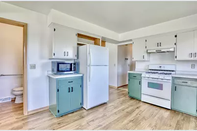 7371 S 49th St, Franklin, WI 53132 - Photo 16