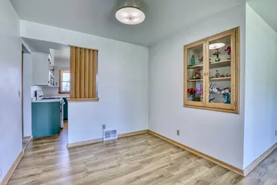 7371 S 49th St, Franklin, WI 53132 - Photo 8