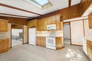S66W13555 Saroyan Rd, Muskego, WI 53150 - Photo 12