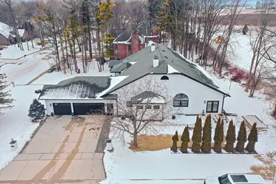402  Wild Oak Dr, Manitowoc, WI 54220 - Photo 68