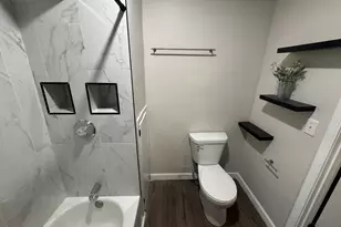 709 Dexter St, Madison, WI 53704 - Photo 12