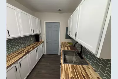 709  Dexter St, Madison, WI 53704 - Photo 8