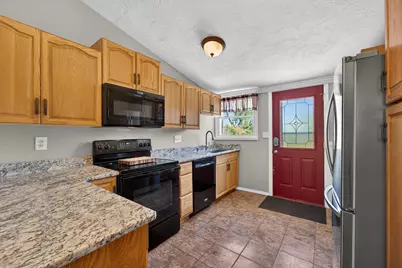 9707  Saratoga Dr, Racine, WI 53108 - Photo 2
