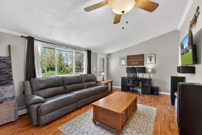 9707  Saratoga Dr, Racine, WI 53108 - Photo 10