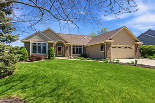 13230 W Foxwood Dr, New Berlin, WI 53151 - Photo 2
