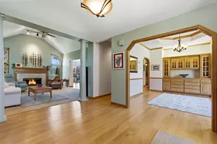 13230 W Foxwood Dr, New Berlin, WI 53151 - Photo 6