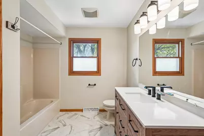 4202  Lake St, Burlington, WI 53105 - Photo 22