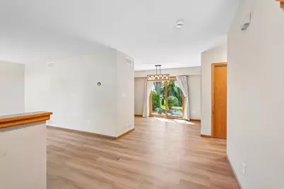 4202  Lake St, Burlington, WI 53105 - Photo 8