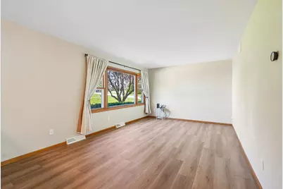 4202  Lake St, Burlington, WI 53105 - Photo 16