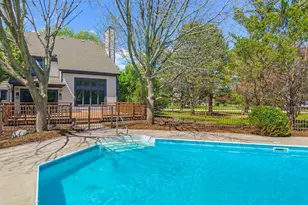 278 Mulberry Dr, Delafield, WI 53018 - Photo 4