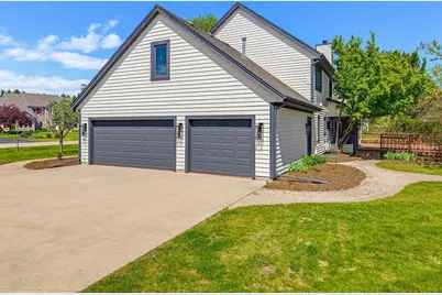 278  Mulberry Dr, Delafield, WI 53018 - Photo 8