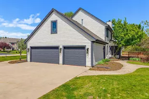278 Mulberry Dr, Delafield, WI 53018 - Photo 8