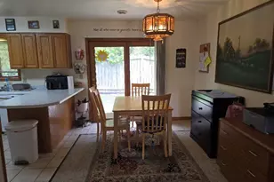 1004 Chrysler Dr, Mishicot, WI 54228 - Photo 6