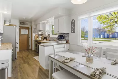 1409 S 26th St, Manitowoc, WI 54220 - Photo 12