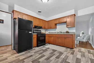6526 N 54th St, Milwaukee, WI 53223 - Photo 4