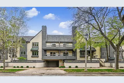 2555 N Lake Dr #3, Milwaukee, WI 53211 - Photo 1