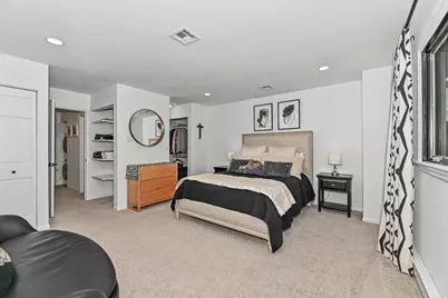 2555 N Lake Dr #3, Milwaukee, WI 53211 - Photo 18