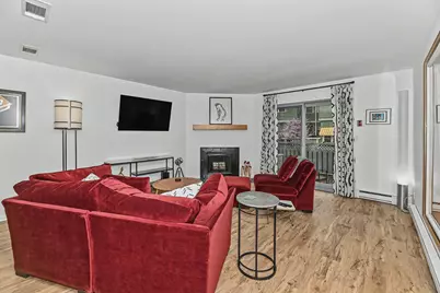 2555 N Lake Dr #3, Milwaukee, WI 53211 - Photo 10