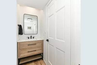 2555 N Lake Dr #3, Milwaukee, WI 53211 - Photo 14