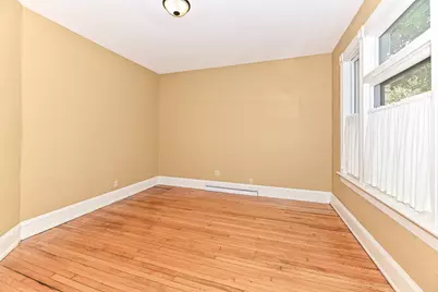 934 N 29th St, Milwaukee, WI 53208 - Photo 10