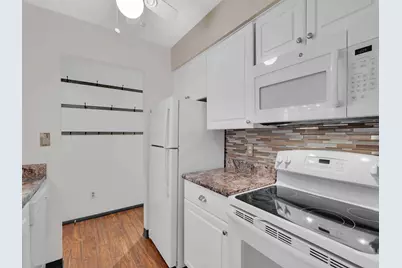 1270  Wisconsin St #203A, Lake Geneva, WI 53147 - Photo 4