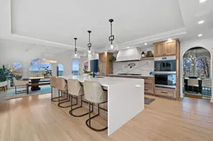 7032 N Barnett Ln, Fox Point, WI 53217 - Photo 10