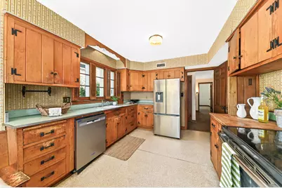 8022  Jackson Park Blvd, Wauwatosa, WI 53213 - Photo 16
