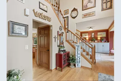13370 W Maple Ridge Rd, New Berlin, WI 53151 - Photo 8