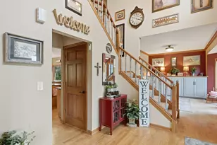 13370 W Maple Ridge Rd, New Berlin, WI 53151 - Photo 8