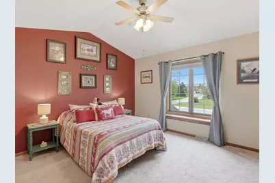 13370 W Maple Ridge Rd, New Berlin, WI 53151 - Photo 36